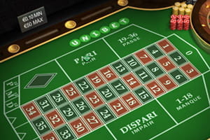 Un tavolo roulette low stakes di un casinò italiano durante una mano di gioco.
